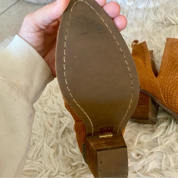 Jeffery Campbell Cromwell Ankle Boots! Cognac Suede Snake Skin Embossed. Size 7 - Picture 9 of 9